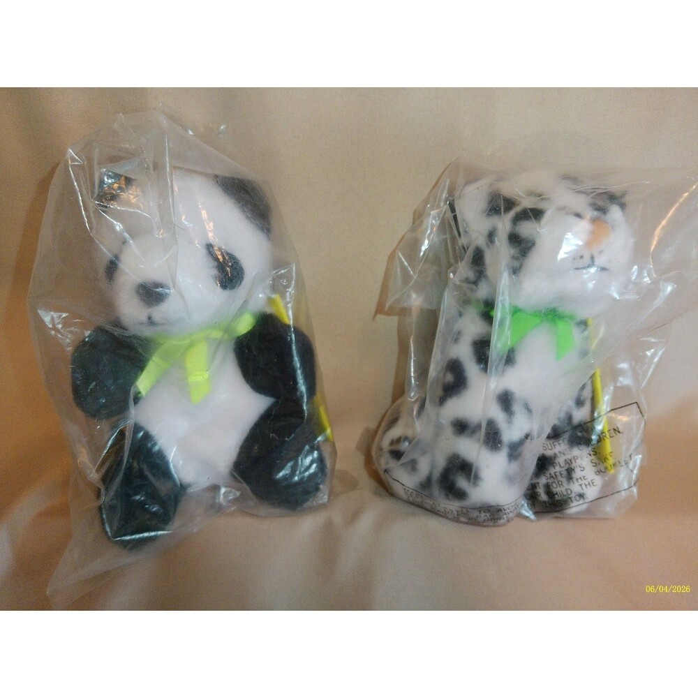 NOS 1988 Wendy's WWF Plushtoy Panda & Snow Leopard Plush Sealed Vintage Pair